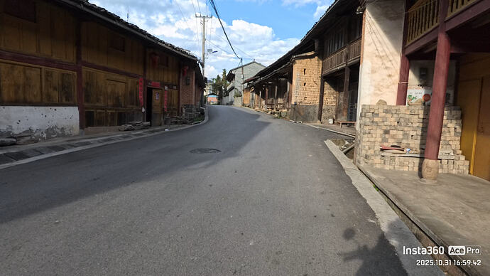 电动车路上_4