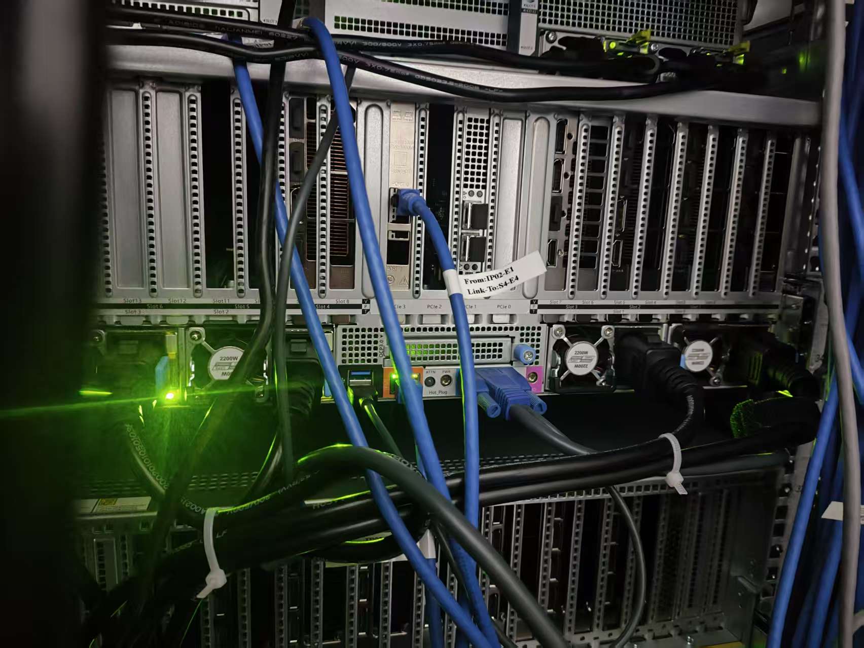 求教！显卡报和Bus总线脱离的错误！Xid:79 GPU has fallen off the bus - 开发调优 - LINUX DO